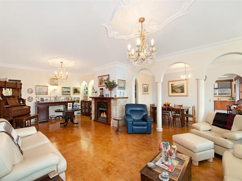 Broadbeach Waters QLD 4218