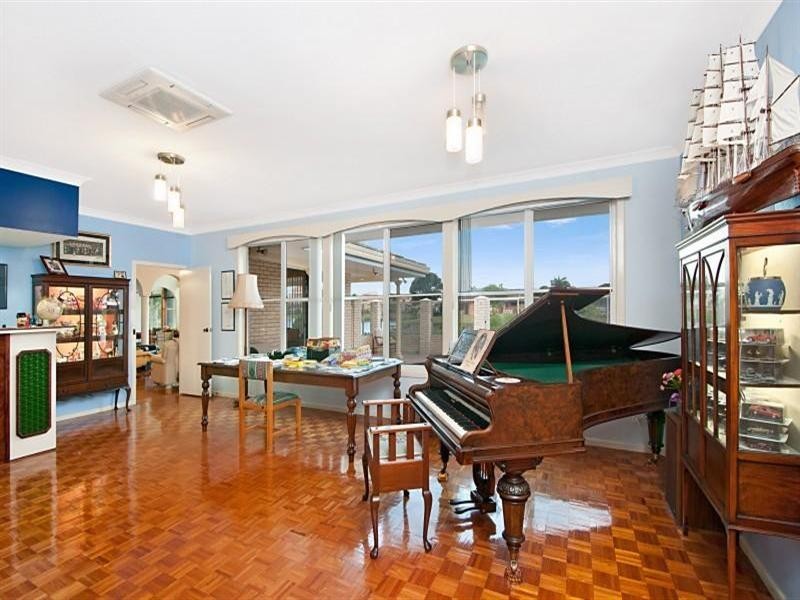 Broadbeach Waters QLD 4218