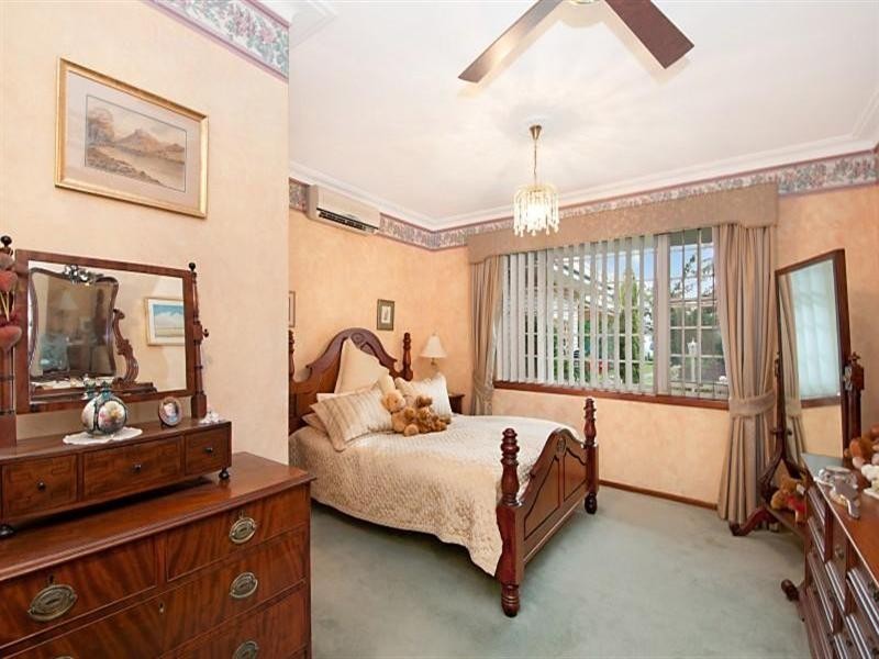 Broadbeach Waters QLD 4218