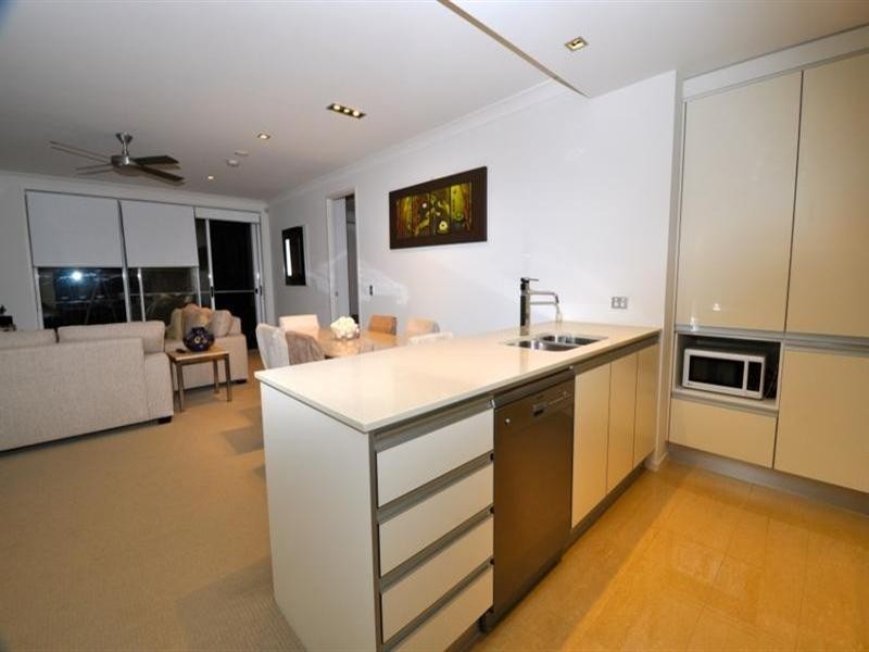 11 Porto Bellago. 3030 The Boulevard, Carrara QLD 4211