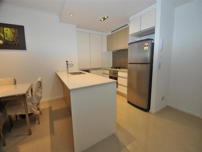 11 Porto Bellago. 3030 The Boulevard, Carrara QLD 4211