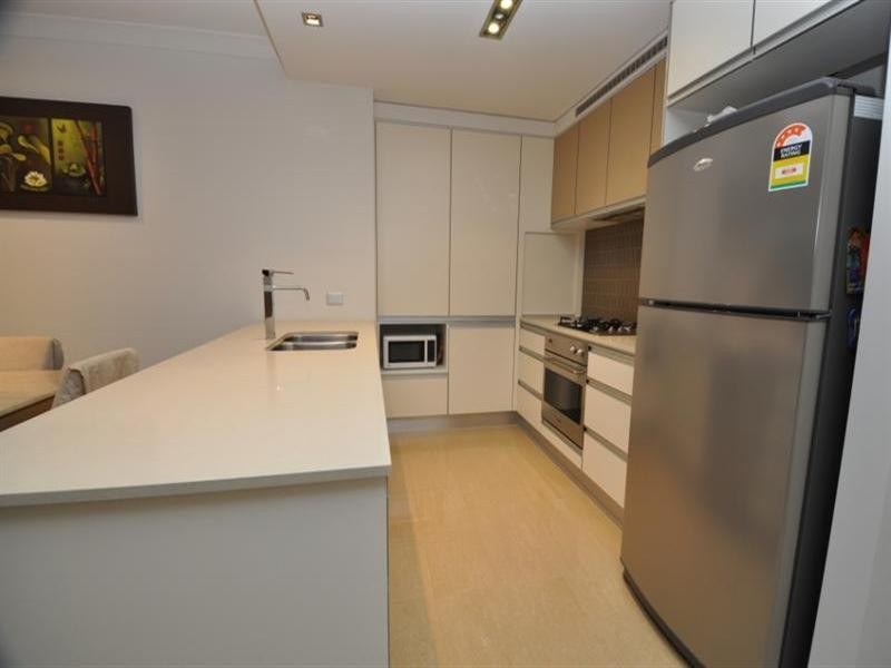 11 Porto Bellago. 3030 The Boulevard, Carrara QLD 4211