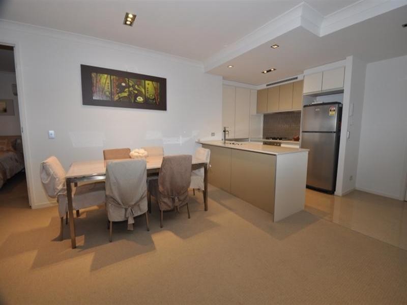 11 Porto Bellago. 3030 The Boulevard, Carrara QLD 4211