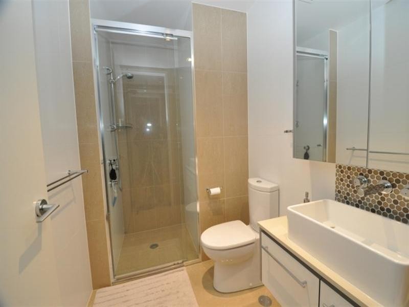 11 Porto Bellago. 3030 The Boulevard, Carrara QLD 4211