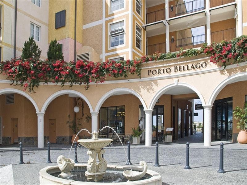 11 Porto Bellago. 3030 The Boulevard, Carrara QLD 4211