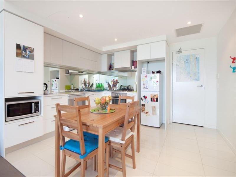 608 Silvershore. 430 Marine Parade, Biggera Waters QLD 4216