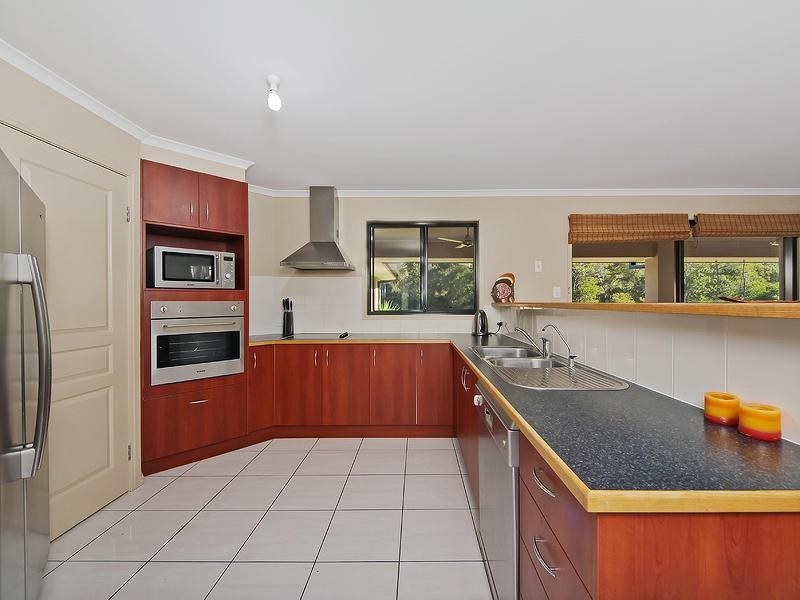 37 Mountain View Crest, Mount Nathan QLD 4211