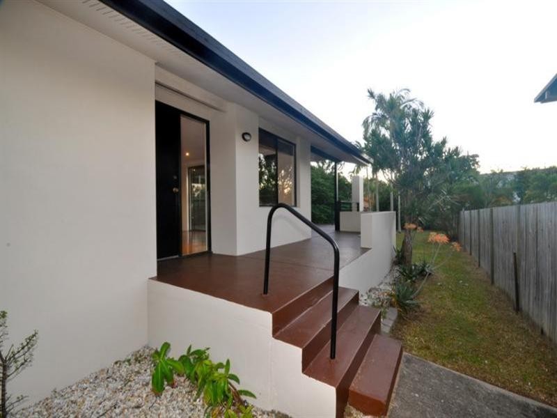 325 Ashmore Road, Benowa QLD 4217