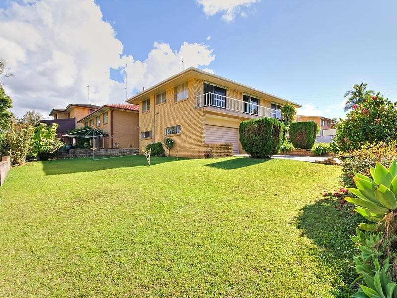 19 Dandar Drive, Southport QLD 4215