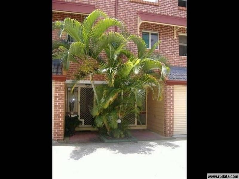 100 Sandringham. Racecourse Road, Bundall QLD 4217