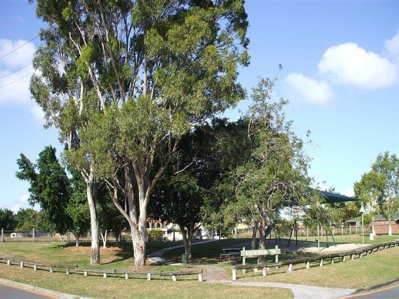 100 Sandringham. Racecourse Road, Bundall QLD 4217