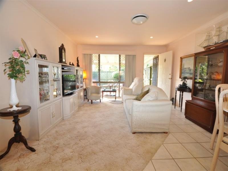 31-35 St Kevins Ave. Paradise Palms, Benowa QLD 4217