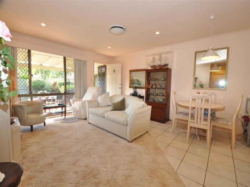 31-35 St Kevins Ave. Paradise Palms, Benowa QLD 4217