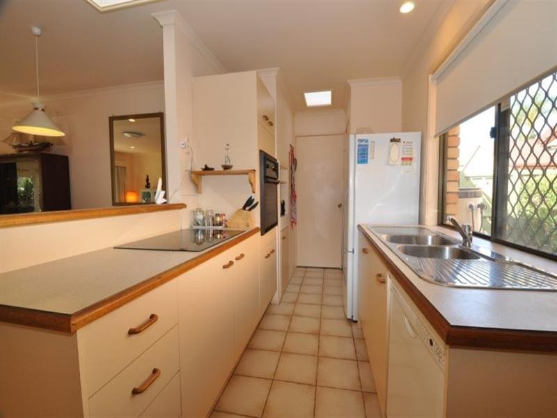 31-35 St Kevins Ave. Paradise Palms, Benowa QLD 4217