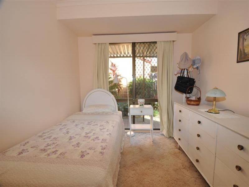 31-35 St Kevins Ave. Paradise Palms, Benowa QLD 4217
