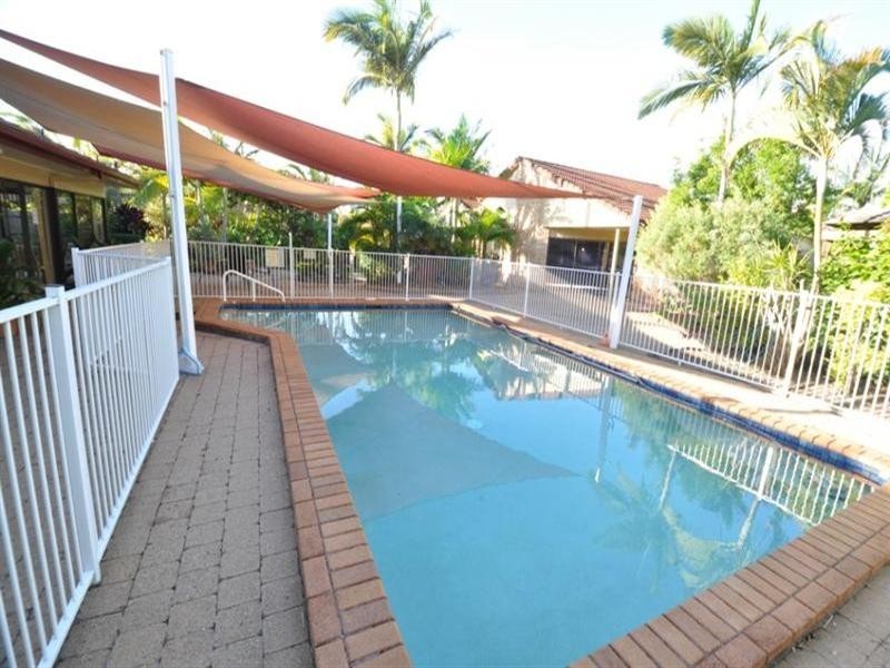 31-35 St Kevins Ave. Paradise Palms, Benowa QLD 4217