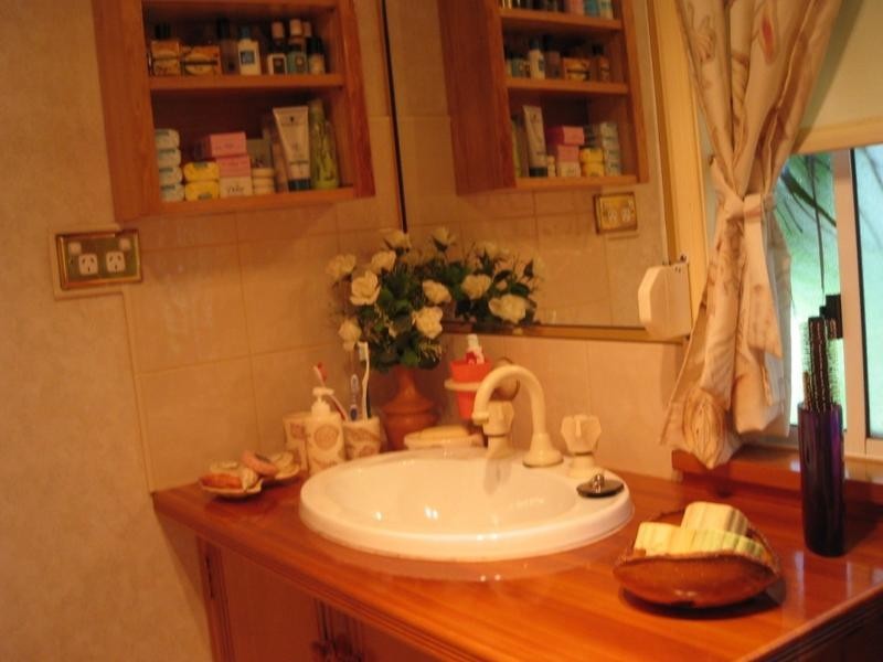 2 Surfers Palms North, St Kevins Avenue, Benowa QLD 4217