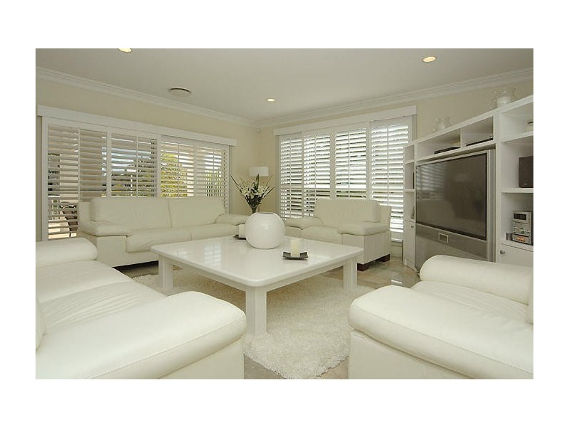 7 St Raphael Terrace, Bundall QLD 4217