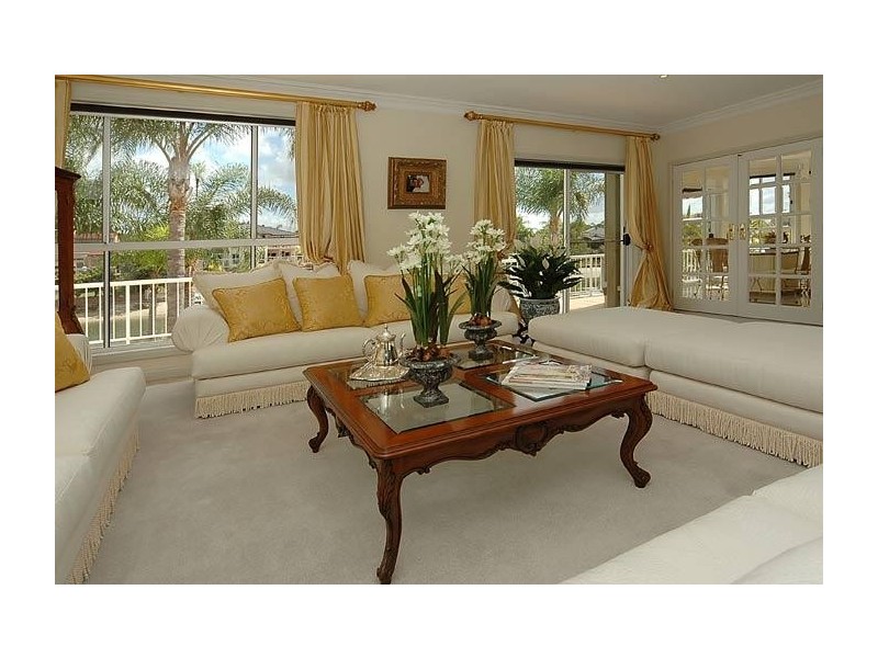 7 St Raphael Terrace, Bundall QLD 4217