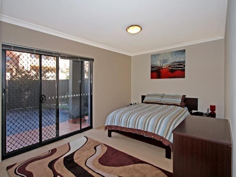 2/84 Linden Street, Sutherland NSW 2232