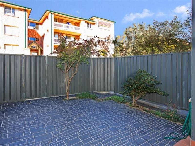 2/84 Linden Street, Sutherland NSW 2232