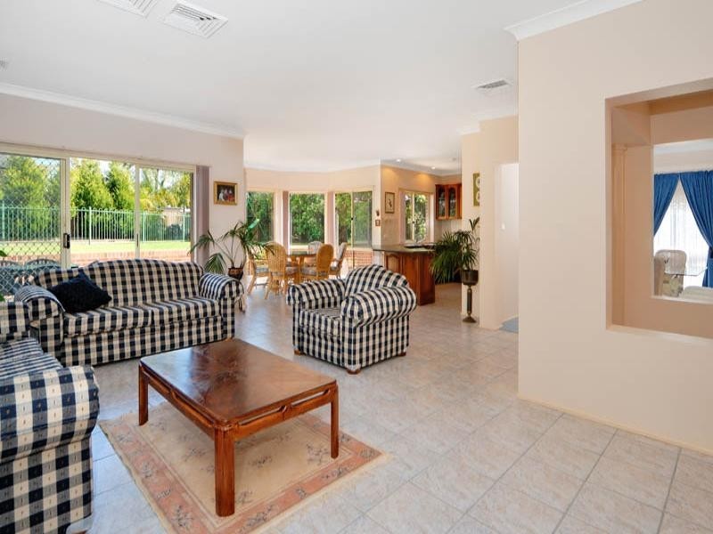 8 Willaroo Avenue, Woronora Heights NSW 2233