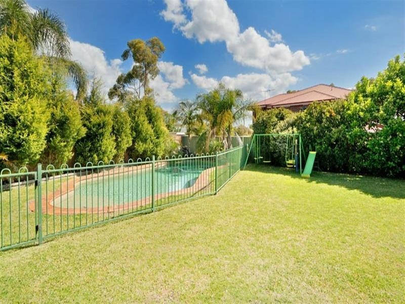 8 Willaroo Avenue, Woronora Heights NSW 2233