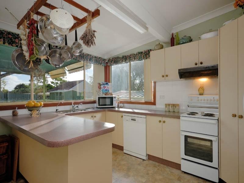 10 Short Street, Heathcote NSW 2233