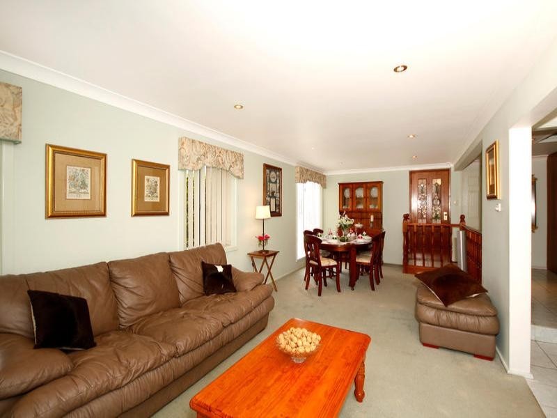 6 Parklands Avenue, Heathcote NSW 2233