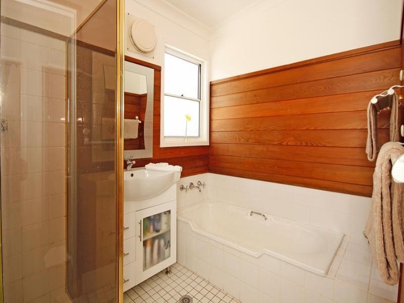 6 Parklands Avenue, Heathcote NSW 2233