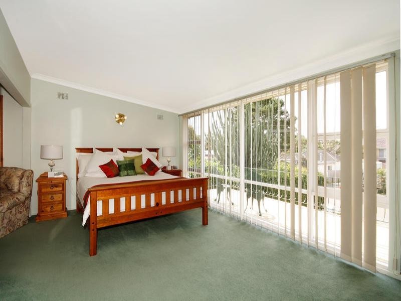 6 Parklands Avenue, Heathcote NSW 2233