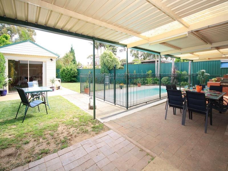 6 Parklands Avenue, Heathcote NSW 2233