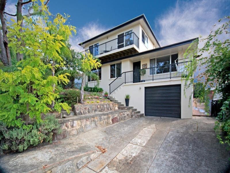 17 Andromeda Crescent, Engadine NSW 2233
