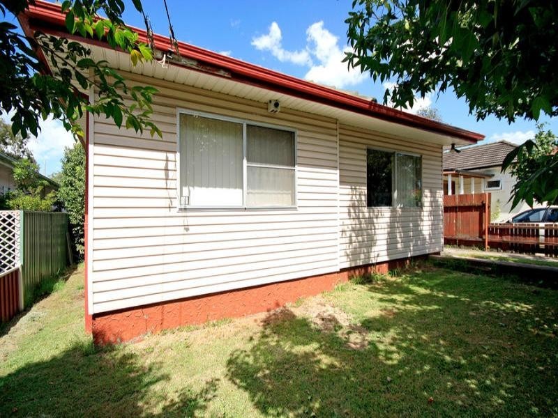 14 Tea Gardens Avenue, Kirrawee NSW 2232