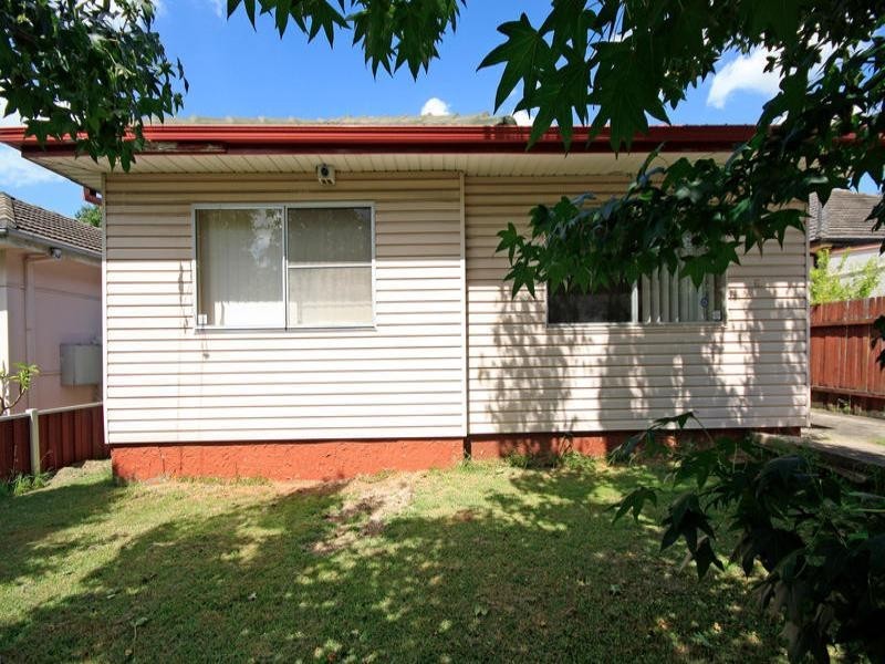 14 Tea Gardens Avenue, Kirrawee NSW 2232