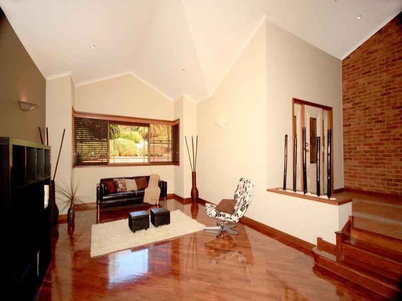 82 Willaroo Avenue, Woronora Heights NSW 2233