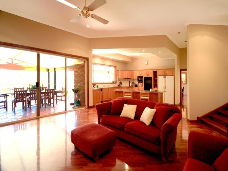 82 Willaroo Avenue, Woronora Heights NSW 2233