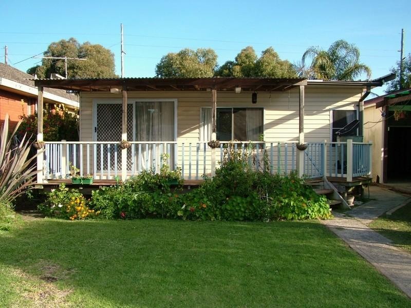 9 Cooper Street, Engadine NSW 2233