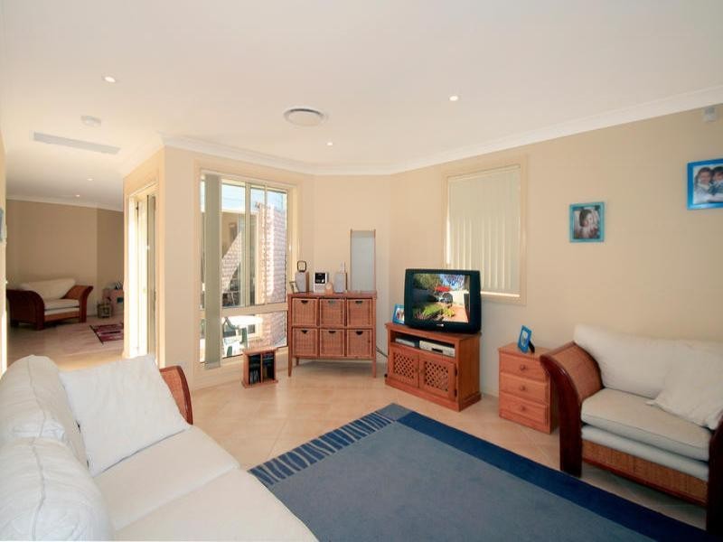 1/1A Spur Crescent, Loftus NSW 2232