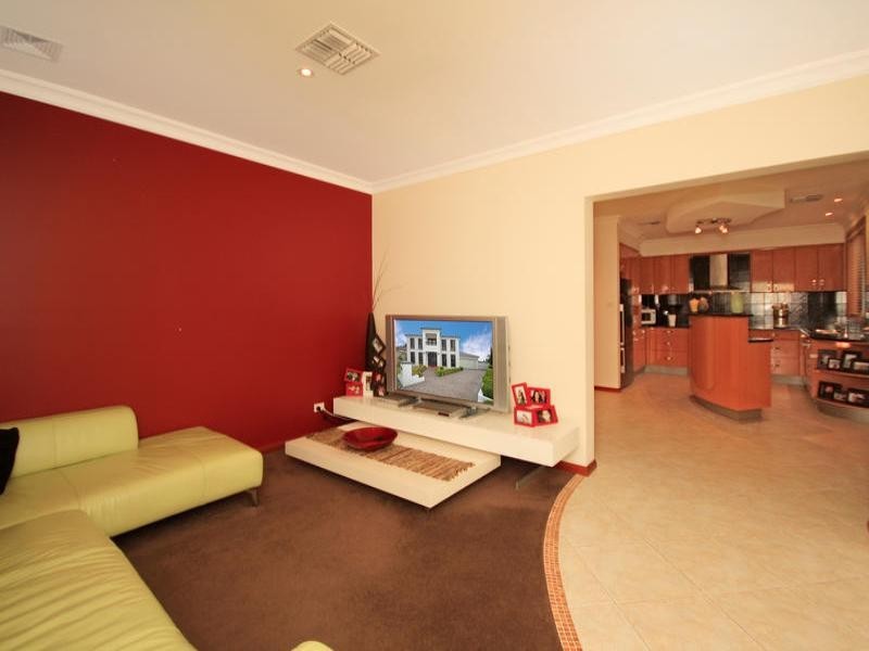 7 Silvereye Crescent, Woronora Heights NSW 2233