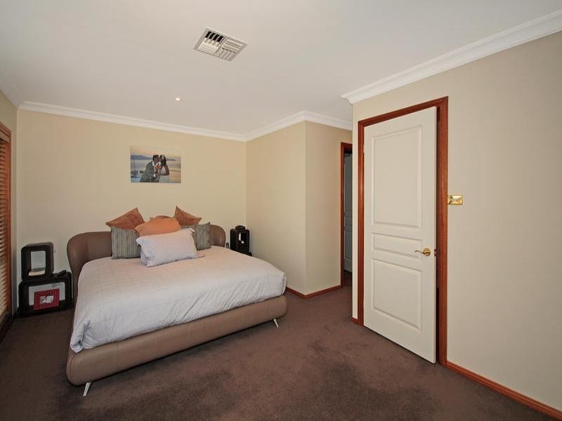 7 Silvereye Crescent, Woronora Heights NSW 2233