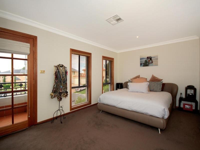 7 Silvereye Crescent, Woronora Heights NSW 2233