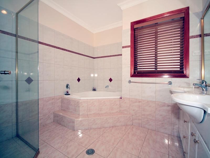 7 Silvereye Crescent, Woronora Heights NSW 2233