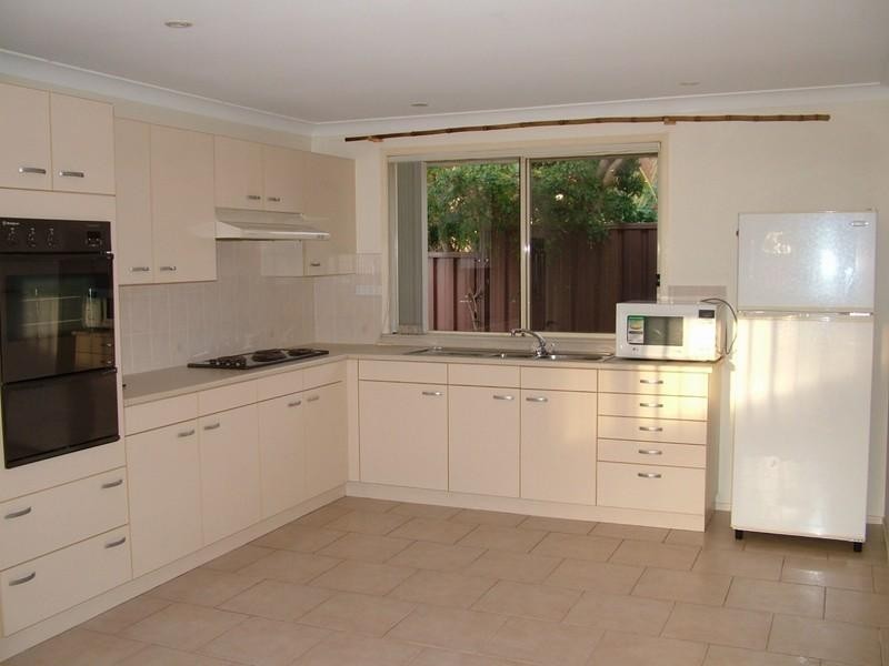 2/76 Caldarra Avenue, Engadine NSW 2233