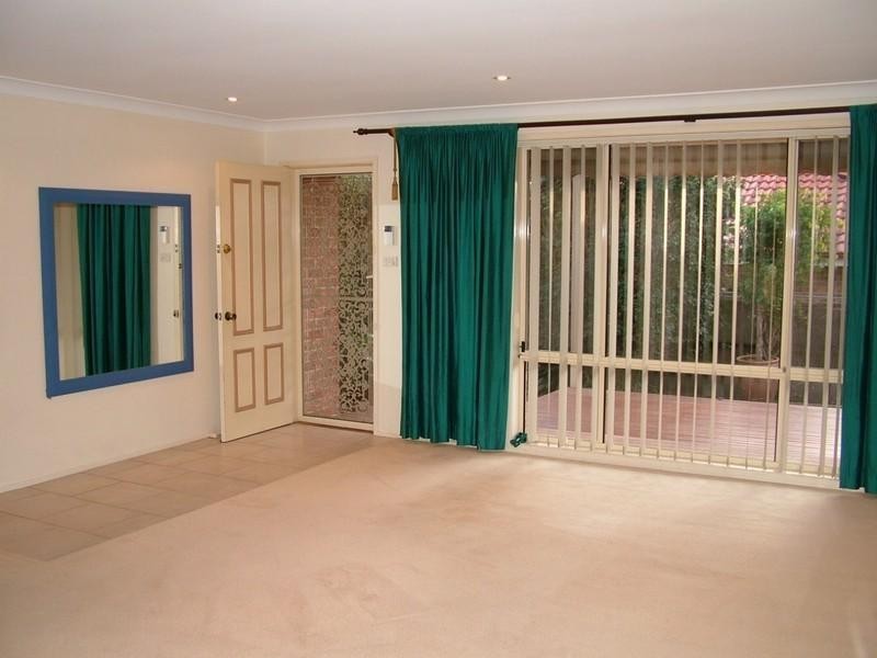 2/76 Caldarra Avenue, Engadine NSW 2233