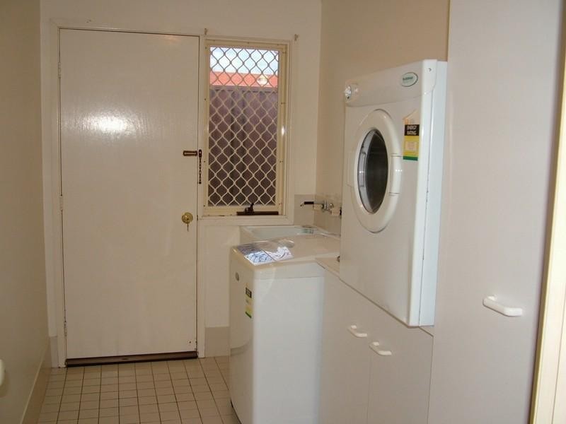 2/76 Caldarra Avenue, Engadine NSW 2233