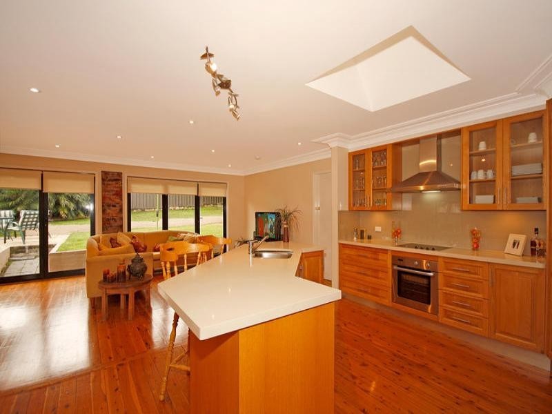 10 Mountain Street, Engadine NSW 2233