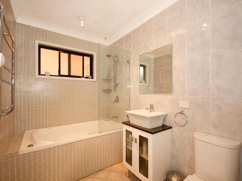 10 Mountain Street, Engadine NSW 2233