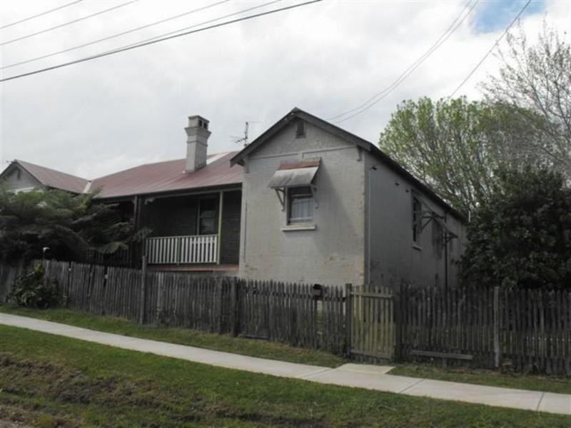10 McKell Avenue, Waterfall NSW 2233
