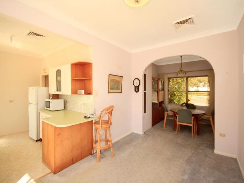 33 Bullecourt Avenue, Engadine NSW 2233